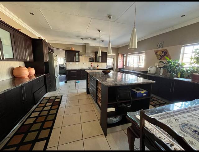 22,502M² FARM FOR SALE IN MOOILANDE